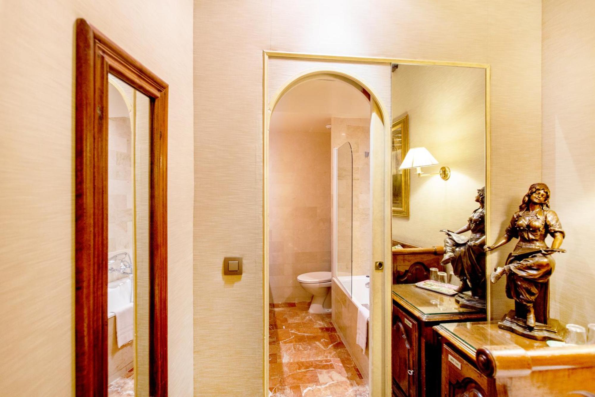 Left Bank Saint Germain Hotel